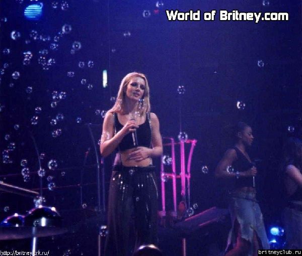 D.W.D. tour Albany, NY (3 декабря 2001)06.jpg(Бритни Спирс, Britney Spears)