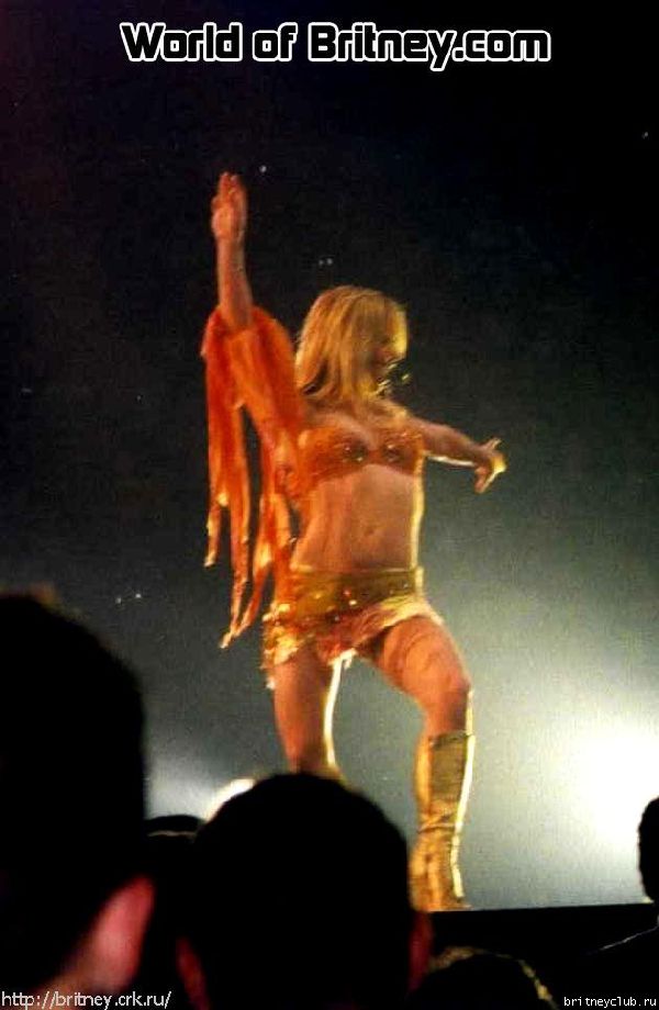 D.W.D. tour Albany, NY (3 декабря 2001)08.jpg(Бритни Спирс, Britney Spears)