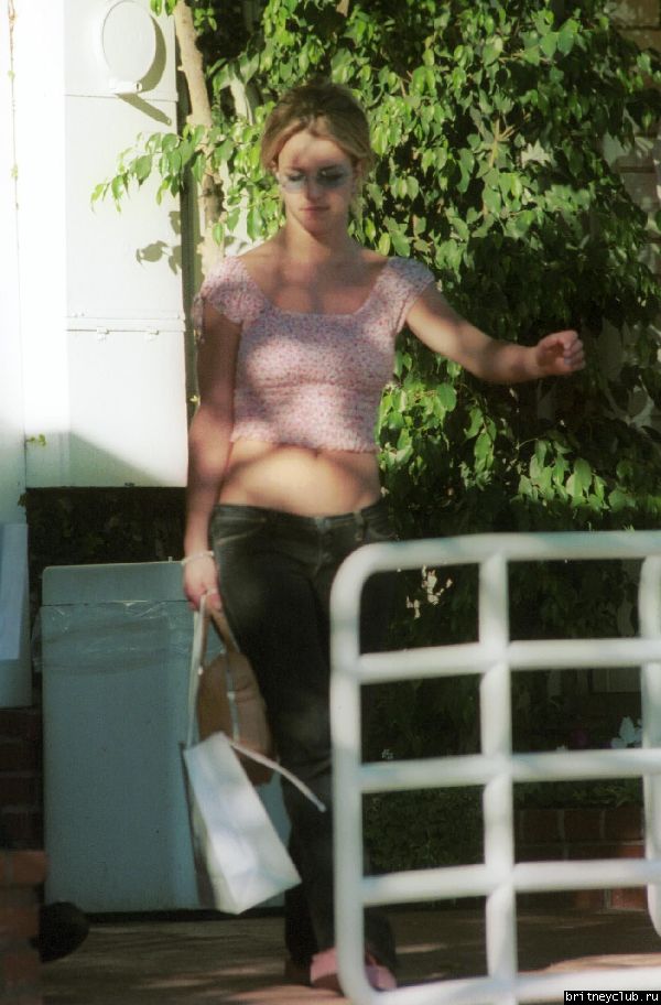 Бритни на шоппинге в Лос-Анджелесеx233.jpg(Бритни Спирс, Britney Spears)