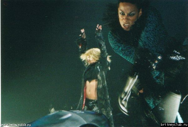 D.W.D. Hamilton, Ontario (June 25, 2002)01.jpg(Бритни Спирс, Britney Spears)