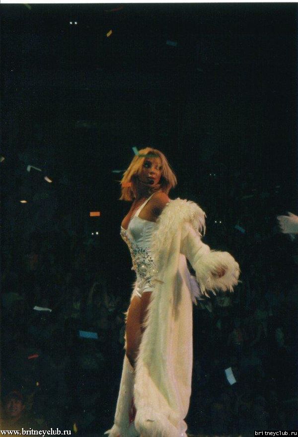 D.W.D. Hamilton, Ontario (June 25, 2002)06.jpg(Бритни Спирс, Britney Spears)