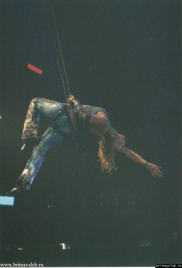 D.W.D. Hamilton, Ontario (June 25, 2002)23.jpg(Бритни Спирс, Britney Spears)
