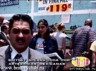 Бритни ходит по магазинам в Мексике (24 июля 2002)02.jpg(Бритни Спирс, Britney Spears)