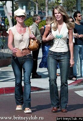 Бритни ходит по магазинам в Лос-Анджелесе07.jpg(Бритни Спирс, Britney Spears)