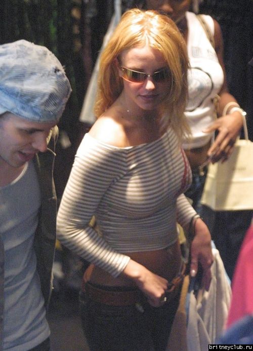 Бритни на шоппинге в Soho в Нью-Йорке1045.jpg(Бритни Спирс, Britney Spears)