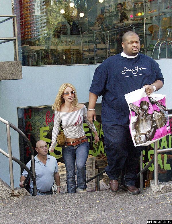 Бритни на шоппинге в Soho в Нью-Йорке238780.jpg(Бритни Спирс, Britney Spears)