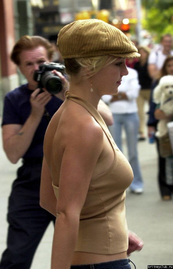 Бритни на шоппинге в магазине Anthropologiebritney_spears_230902_05.jpg(Бритни Спирс, Britney Spears)
