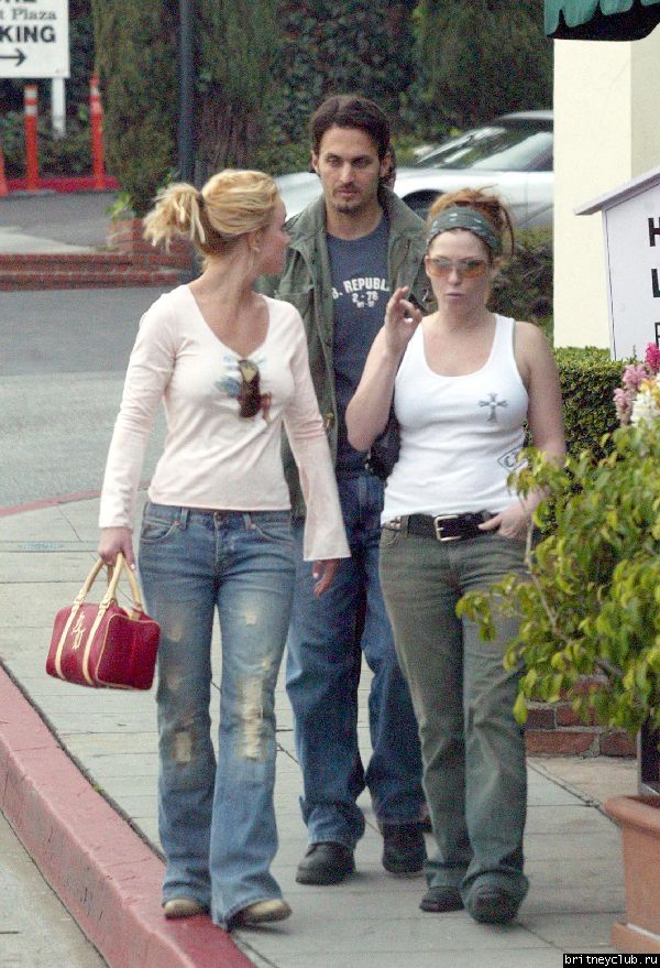Шоппинг в Лос-Анджелесе012303_(9).jpg(Бритни Спирс, Britney Spears)