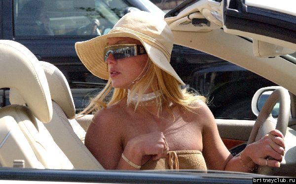 Бритни бродит по магазинам в Sunset Plaza118705.jpg(Бритни Спирс, Britney Spears)