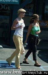 Бритни и ее мама, покидающие TOGOS7.jpg(Бритни Спирс, Britney Spears)