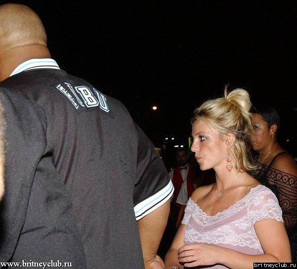 Бритни уезжает с вечеринки Бена Аффлека3.jpg(Бритни Спирс, Britney Spears)