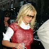 Бритни около отеля перед выездом на VMA