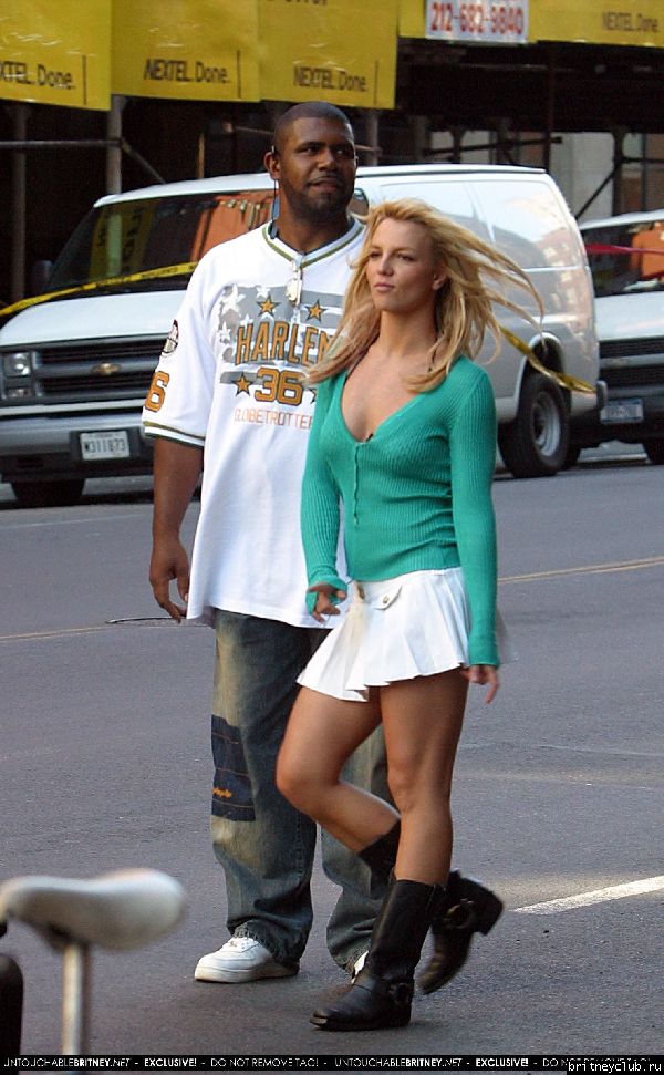 Бритни в Санта Барбаре17.jpg(Бритни Спирс, Britney Spears)