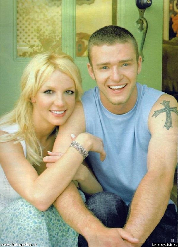 Сканы из журнала Hello003.jpg(Бритни Спирс, Britney Spears)