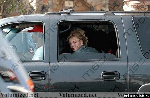 Бритни делает остановки по пути в аэропорт16.jpg(Бритни Спирс, Britney Spears)