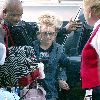 Бритни делает остановки по пути в аэропорт