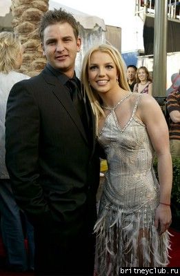 AMA 2003 (ковровая дорожка)001.jpg(Бритни Спирс, Britney Spears)