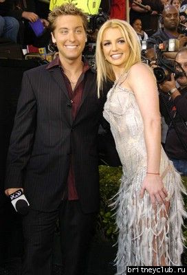 AMA 2003 (ковровая дорожка)030.jpg(Бритни Спирс, Britney Spears)