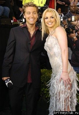 AMA 2003 (ковровая дорожка)031.jpg(Бритни Спирс, Britney Spears)