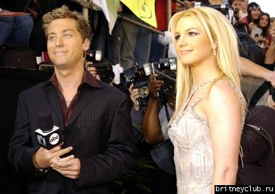 AMA 2003 (ковровая дорожка)032.jpg(Бритни Спирс, Britney Spears)