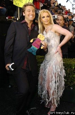 AMA 2003 (ковровая дорожка)042.jpg(Бритни Спирс, Britney Spears)