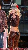 Бритни выступает на MTV TRL Spankin