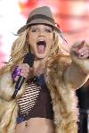 Бритни выступает на MTV TRL Spankin