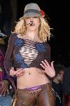 Бритни выступает на MTV TRL Spankin