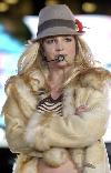 Бритни выступает на MTV TRL Spankin