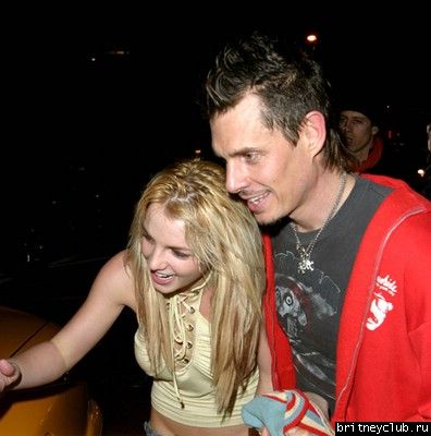 Бритни едет на выступление TRL 015.jpg(Бритни Спирс, Britney Spears)