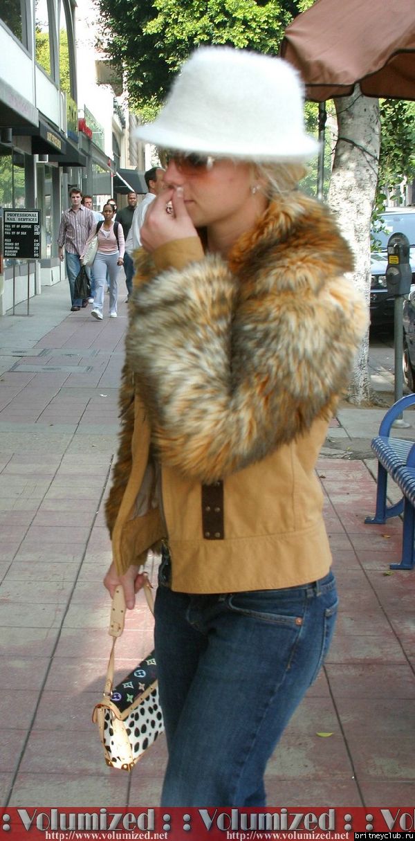 Бритни посещает ресторан Tanino09.jpg(Бритни Спирс, Britney Spears)