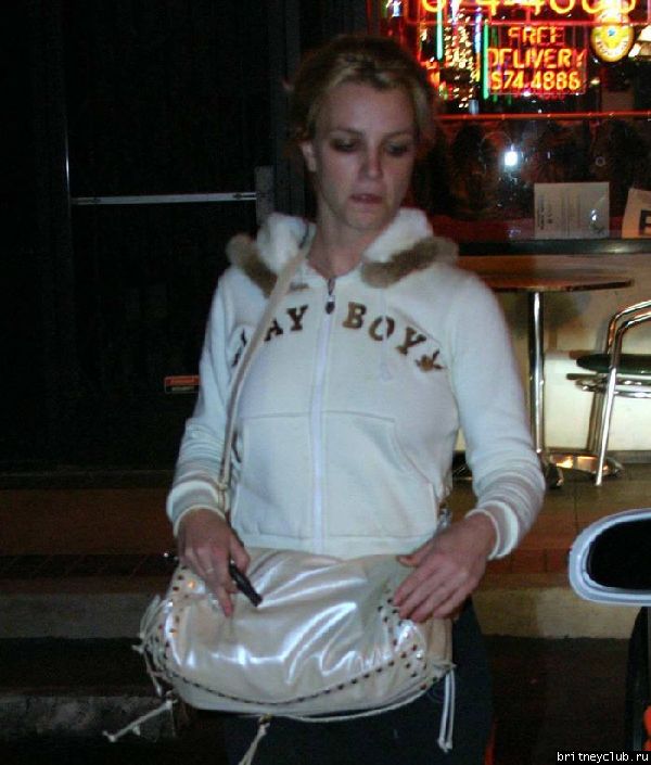 Бритни на шоппинге в Санта Моникеbspears122303_13.jpg(Бритни Спирс, Britney Spears)