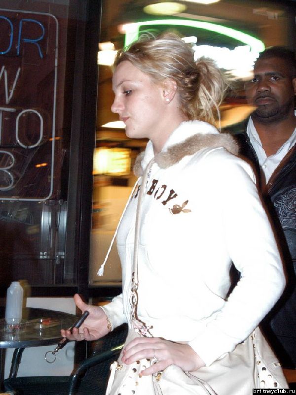 Бритни на шоппинге в Санта Моникеbspears122303_20.jpg(Бритни Спирс, Britney Spears)