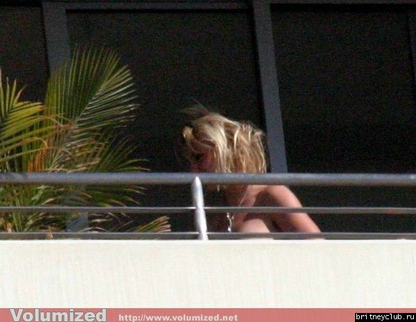 Бритни в эропорту в Токио6.jpg(Бритни Спирс, Britney Spears)