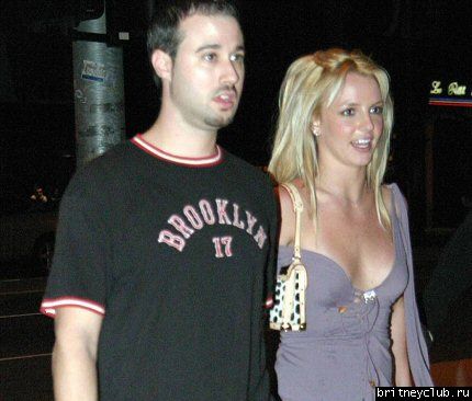 Бритни уезжает из бара в Санта Моникеmystery.jpg(Бритни Спирс, Britney Spears)