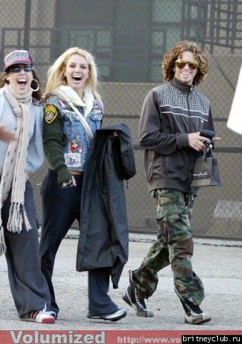 Бритни покидает студию танцев06.jpg(Бритни Спирс, Britney Spears)