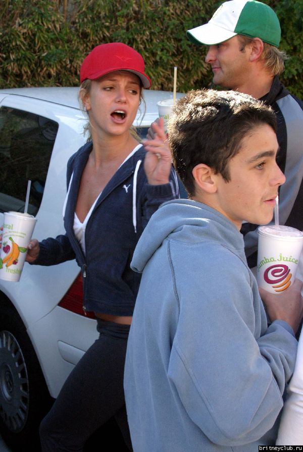 Бритни встречается со своими фанатамиlep040204a_19.jpg(Бритни Спирс, Britney Spears)
