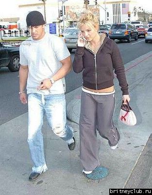 Бритни и Брайан в Санта Монике004.jpg(Бритни Спирс, Britney Spears)