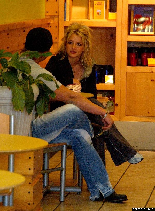 Бритни и Брайан в Санта Монике16~333.jpg(Бритни Спирс, Britney Spears)