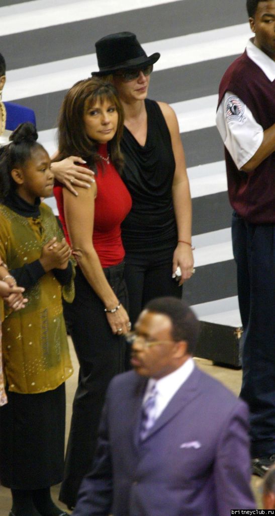 Бритни посещает церковьspears046.jpg(Бритни Спирс, Britney Spears)