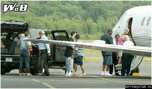Бритни на костыляхarriving_to_la_june18-WoB.jpg(Бритни Спирс, Britney Spears)