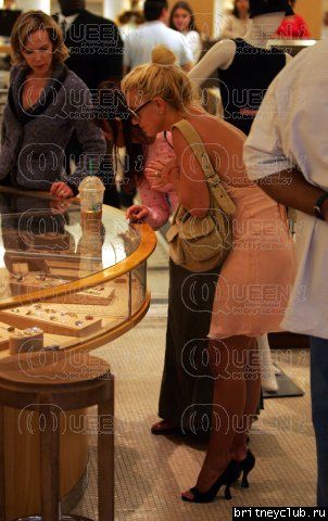 Шоппинг в Jewelry Department002.jpg(Бритни Спирс, Britney Spears)