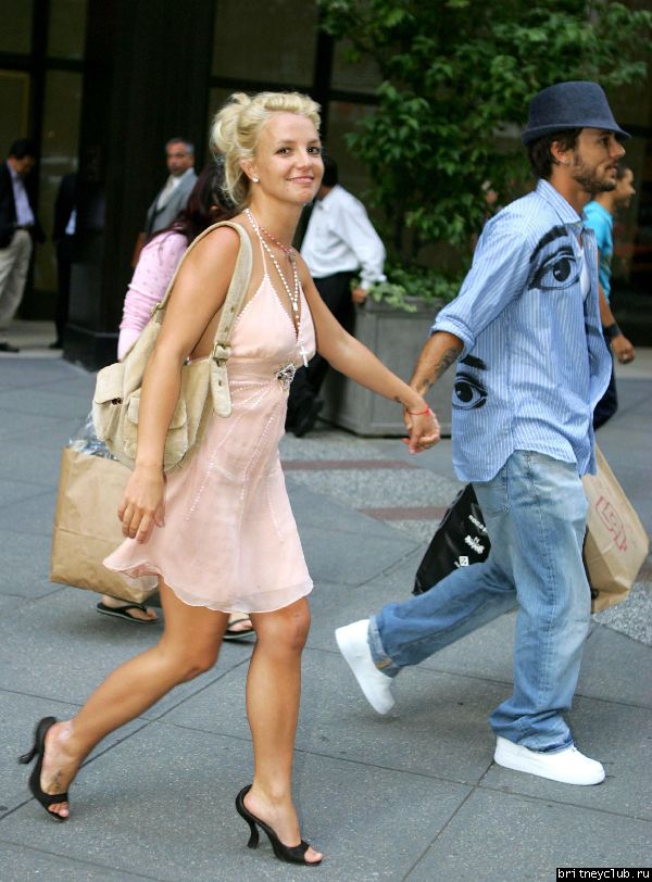 Шоппинг в Jewelry Department18343_1_.jpg(Бритни Спирс, Britney Spears)