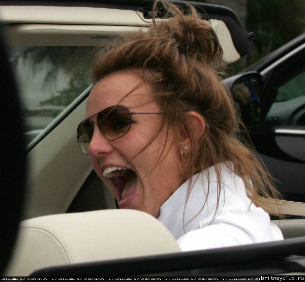 Бритни и Кевин выбирают мебель britneyfurni4.jpg(Бритни Спирс, Britney Spears)