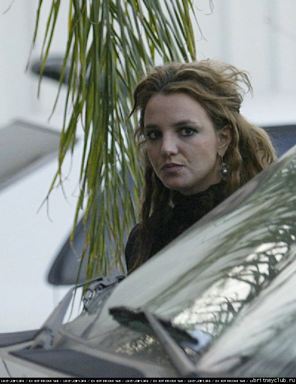 Бритни и Кевин едут на прием к доктору08.jpg(Бритни Спирс, Britney Spears)