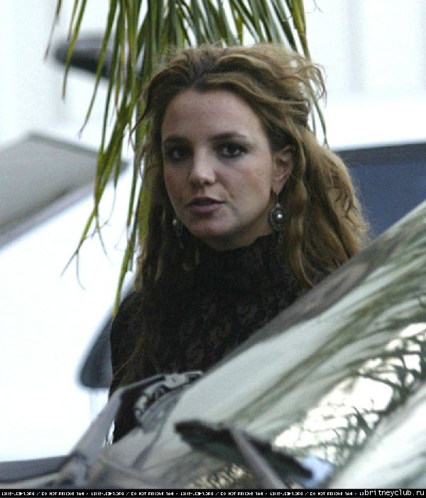 Бритни и Кевин едут на прием к доктору09.jpg(Бритни Спирс, Britney Spears)