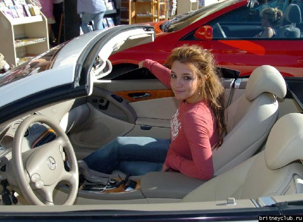 Бритни в День Выборов в СШАsp021104a_08.jpg(Бритни Спирс, Britney Spears)