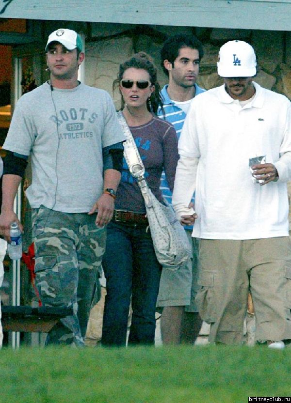 Бритни в Малибу193202_spears_britney_28_110604.jpg(Бритни Спирс, Britney Spears)