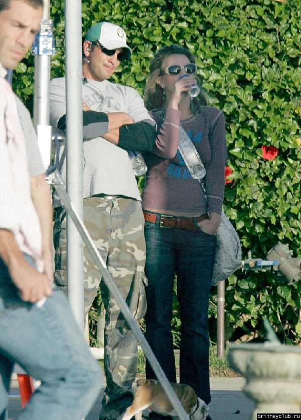 Бритни в Малибу193247_spears_britney_28_110604.jpg(Бритни Спирс, Britney Spears)