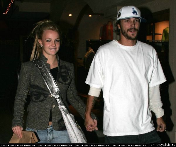 Бритни в Малибу (очень смешные фотки)19.jpg(Бритни Спирс, Britney Spears)